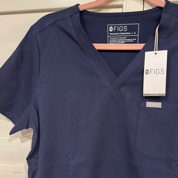 Figs Women's Navy Cropped Top and Ankle Pants Set - Picture 4 of 11